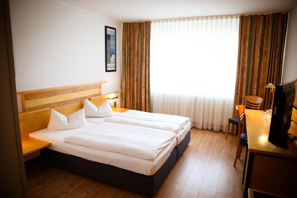 Rheinhessen Inn Gmbh Woerrstadt ภายนอก รูปภาพ