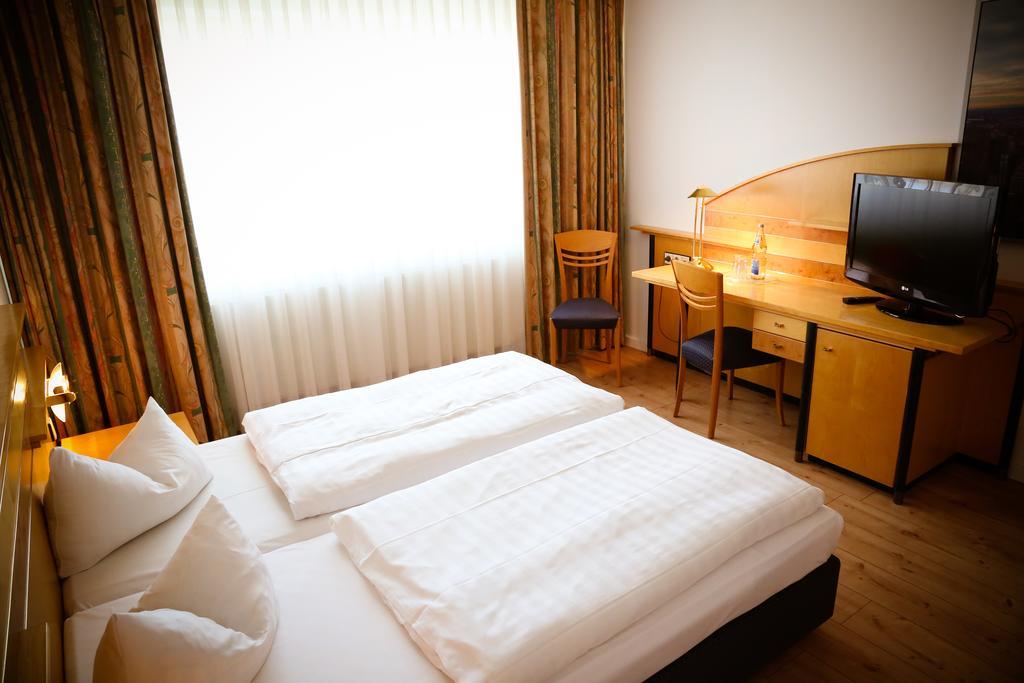Rheinhessen Inn Gmbh Woerrstadt ภายนอก รูปภาพ
